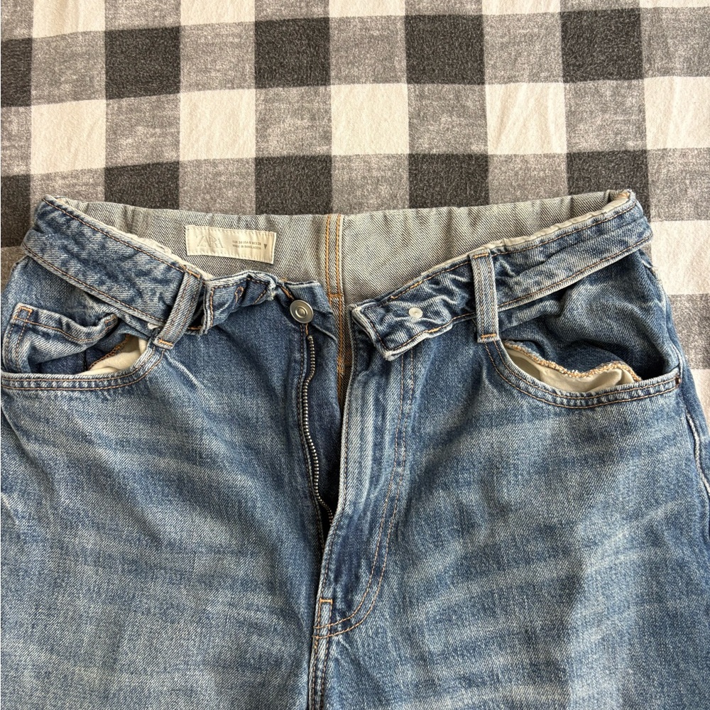 Zara women’s  Light Blue Relaxed Jeans